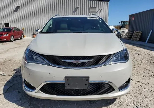Chrysler Pacifica cena 59000 przebieg: 120592, rok produkcji 2017 z Milanówek małe 67